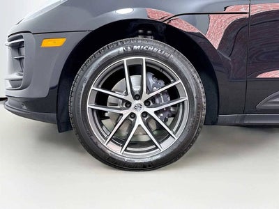 2025 Porsche Macan AWD