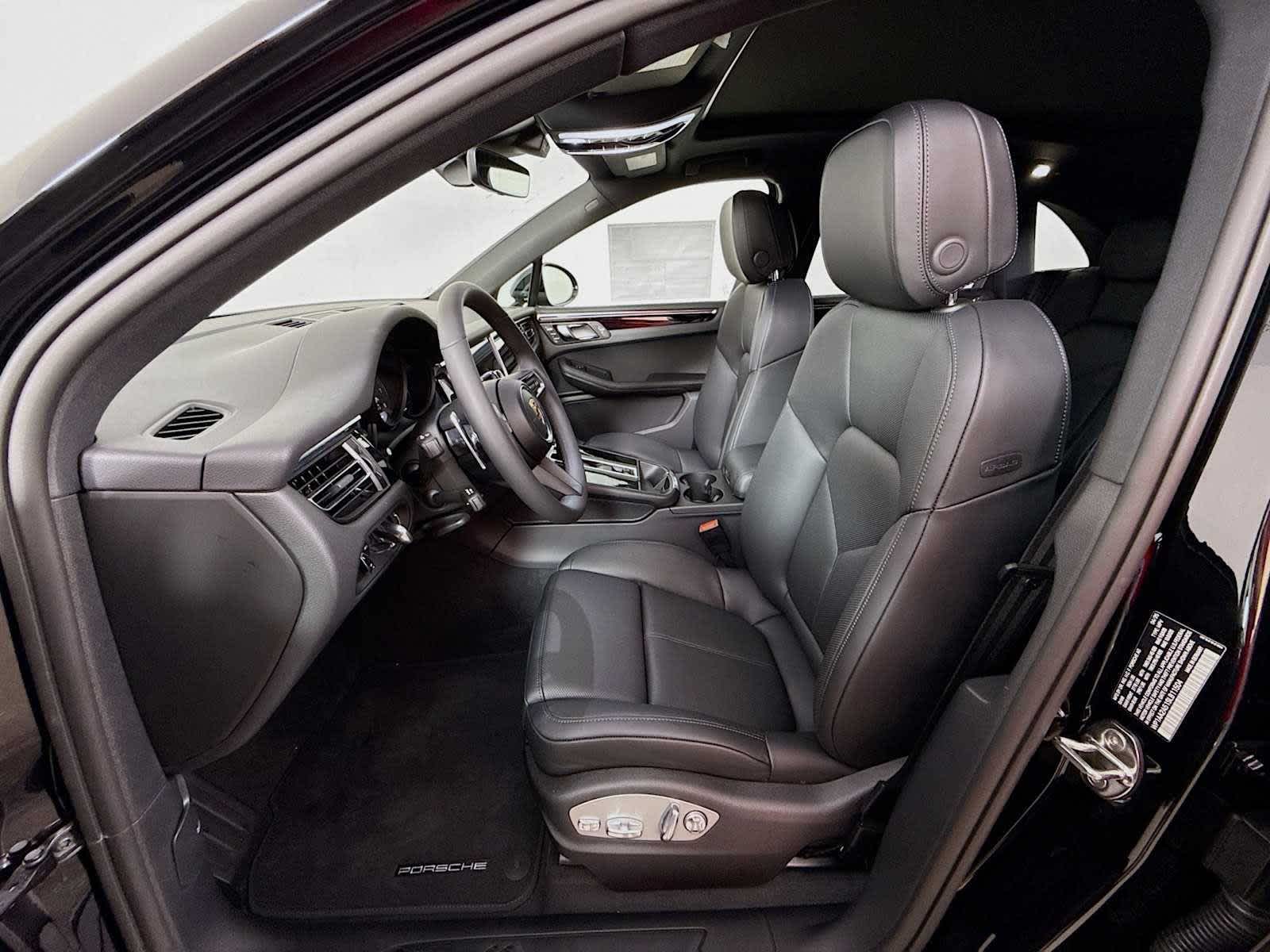 2025 Porsche Macan Macan