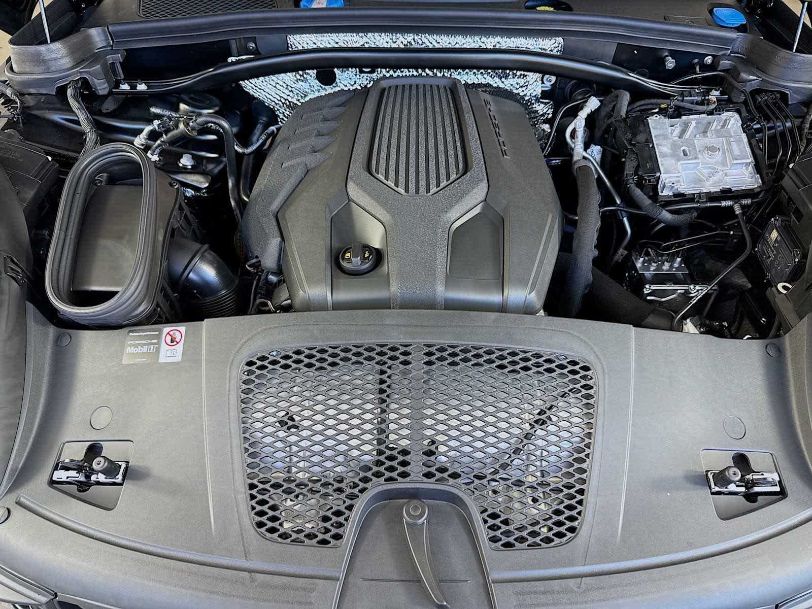 2025 Porsche Macan Macan