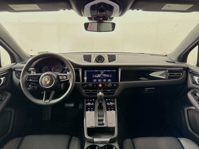 2025 Porsche Macan Macan