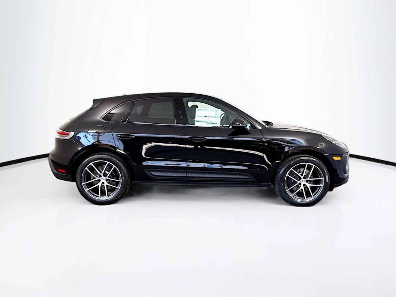 2025 Porsche Macan AWD