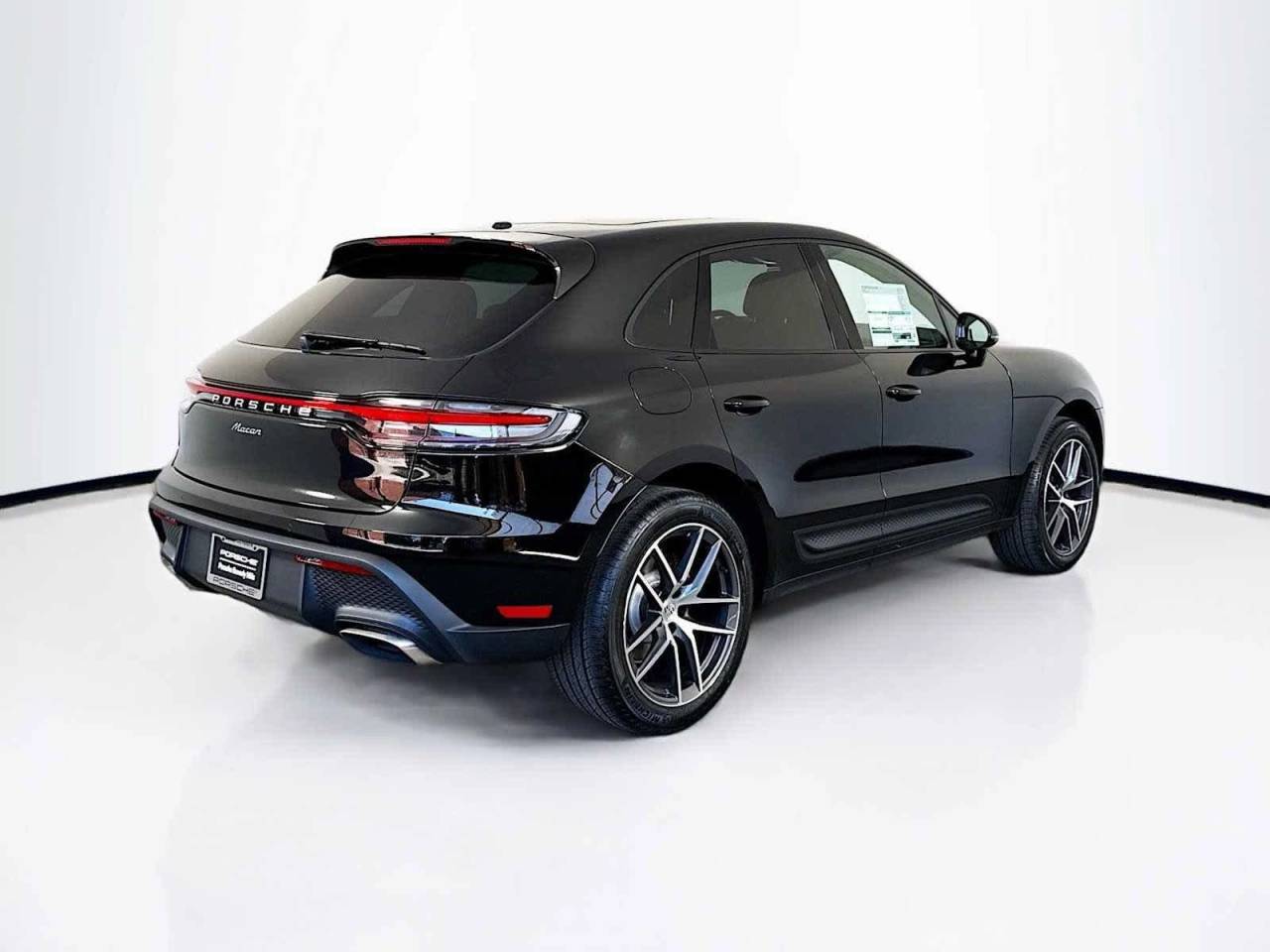 2025 Porsche Macan AWD