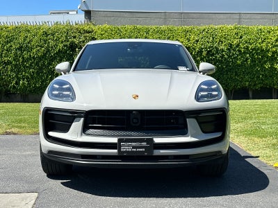 2025 Porsche Macan Base