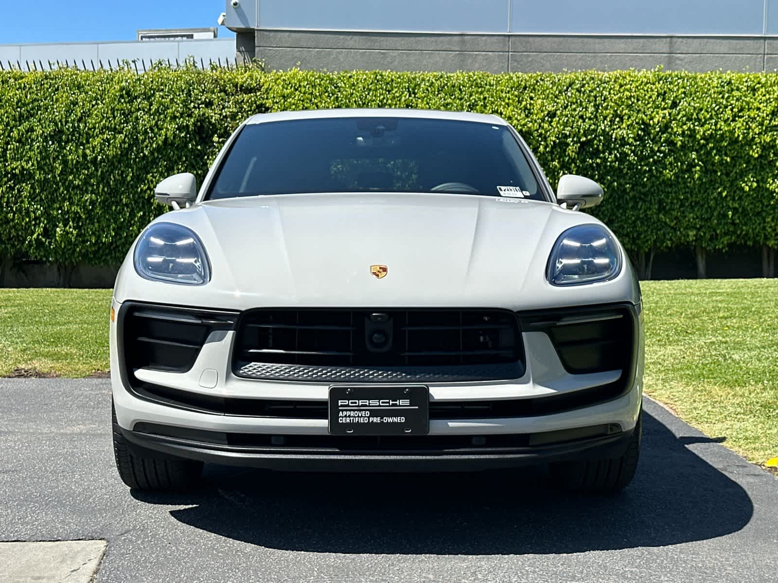 2025 Porsche Macan Base