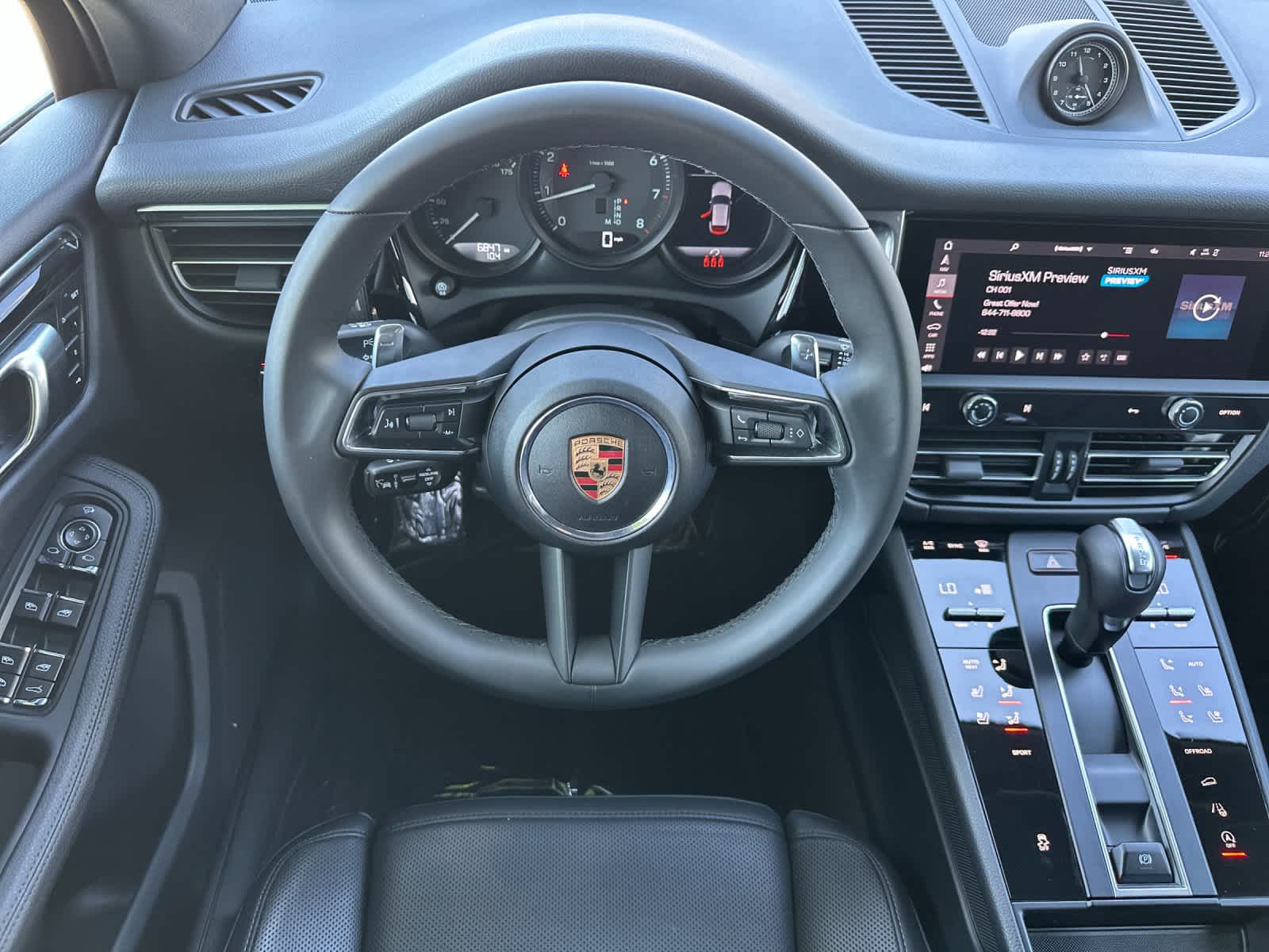 2025 Porsche Macan Base