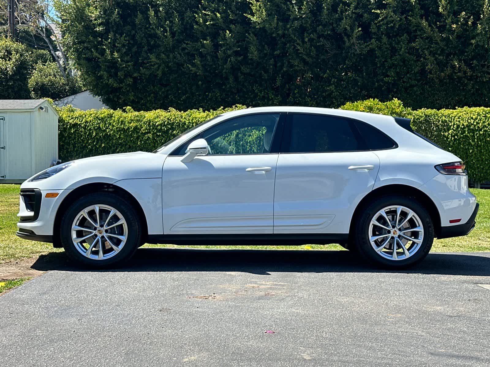 2025 Porsche Macan Base