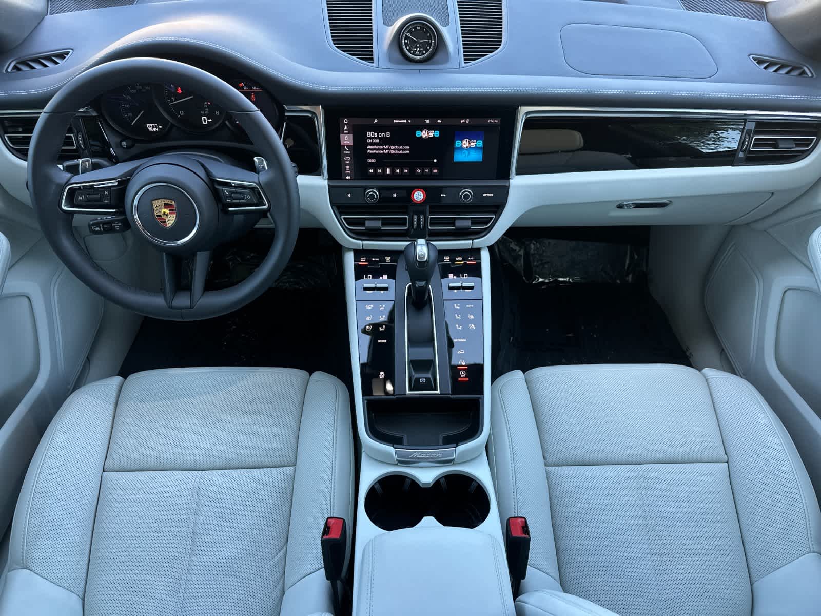 2025 Porsche Macan Base