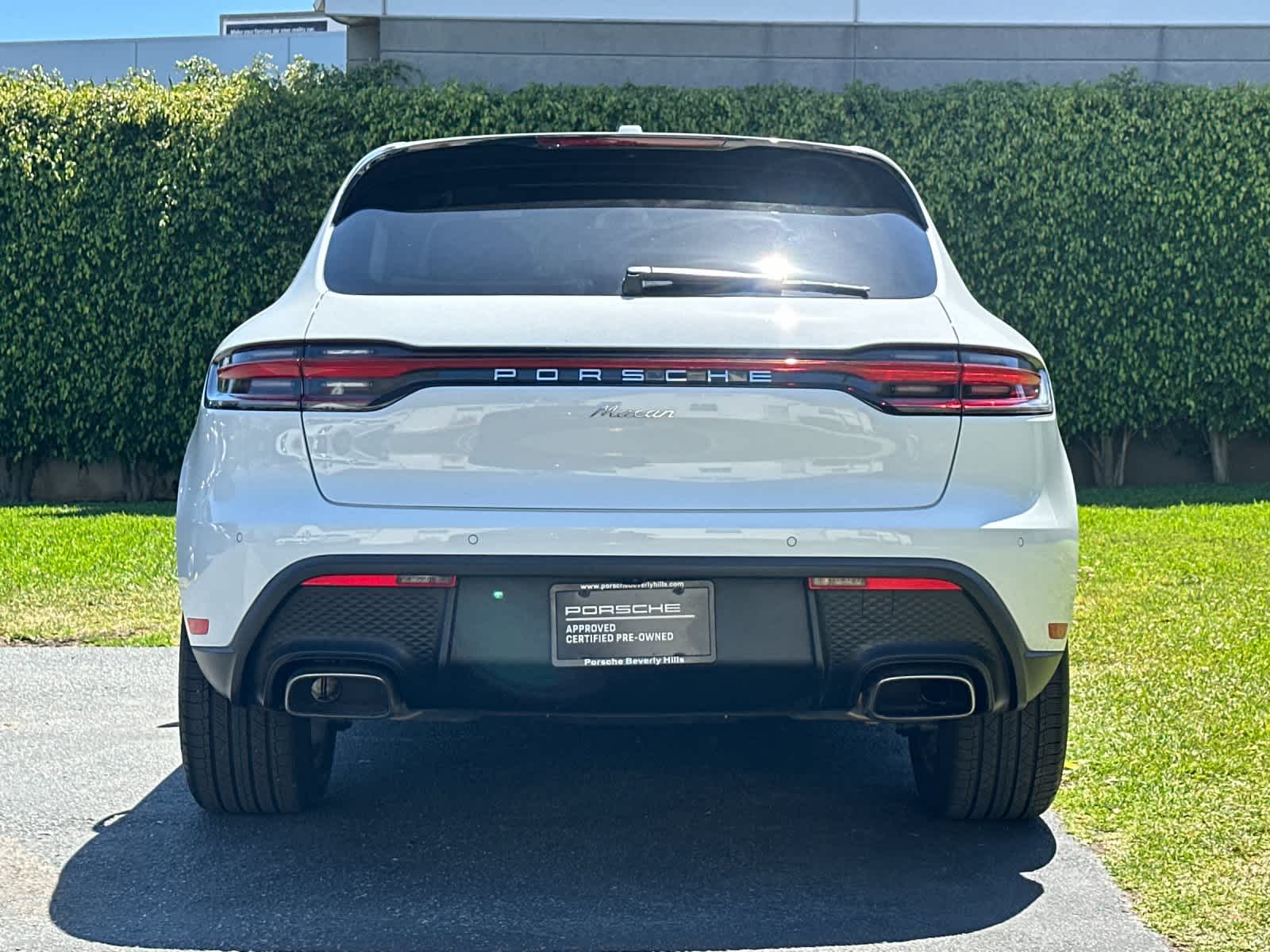 2025 Porsche Macan Base