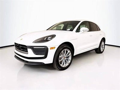 2025 Porsche Macan Base