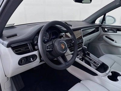 2025 Porsche Macan Base