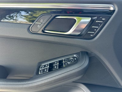 2025 Porsche Macan T