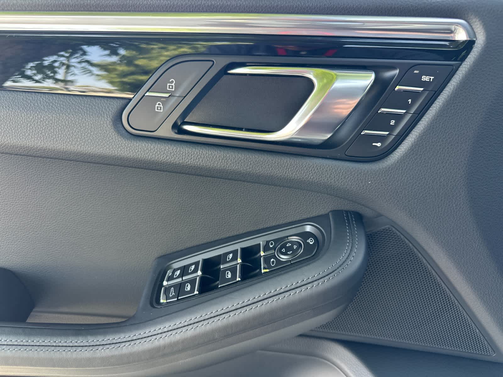 2025 Porsche Macan T