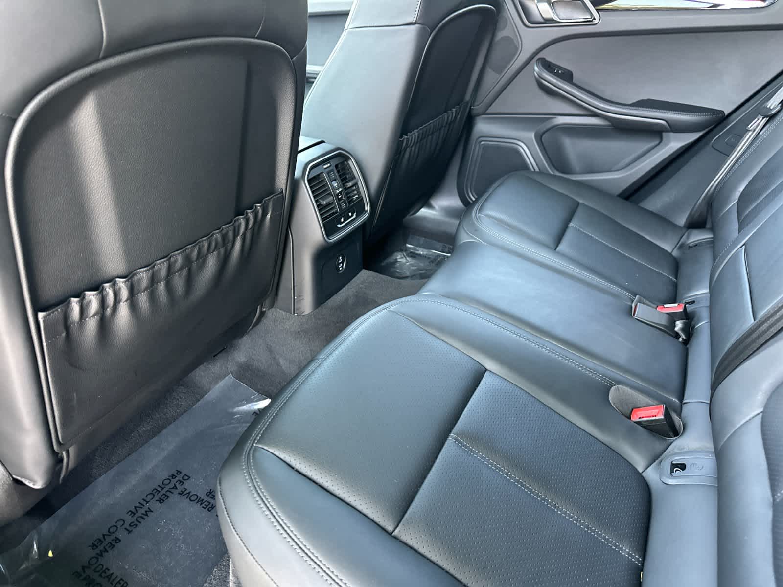 2025 Porsche Macan T