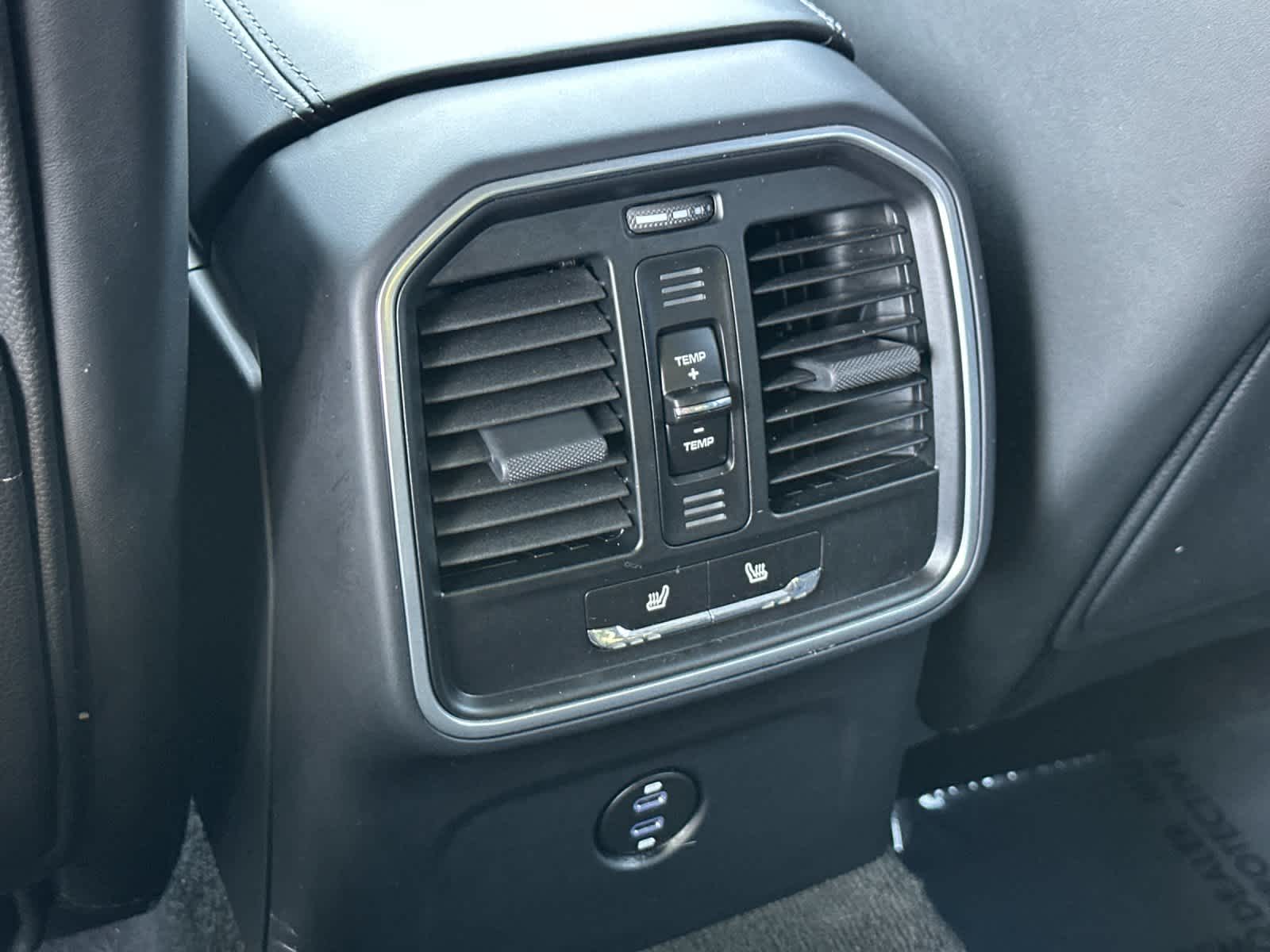 2025 Porsche Macan T