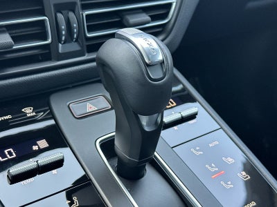 2025 Porsche Macan T