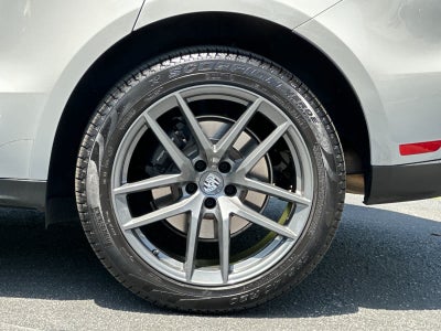 2025 Porsche Macan T