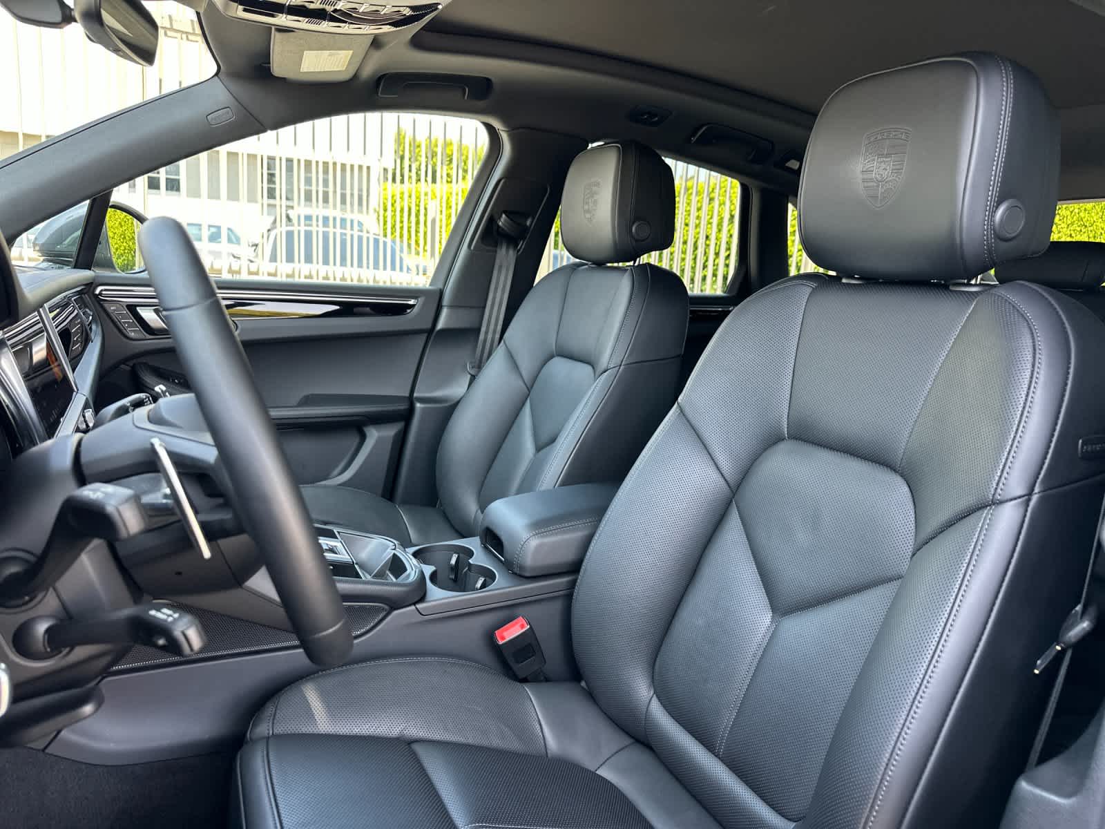 2025 Porsche Macan T