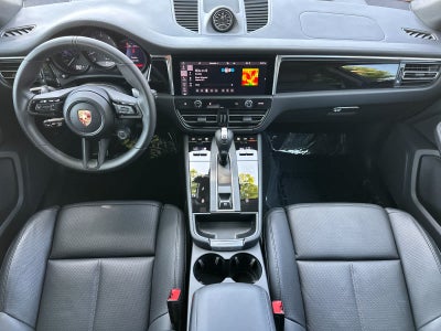 2025 Porsche Macan T