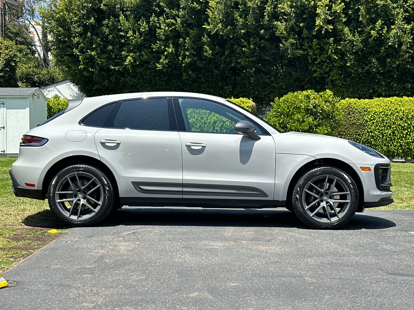 2025 Porsche Macan T