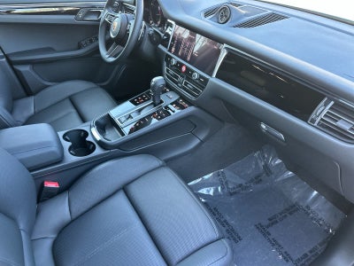 2025 Porsche Macan Macan