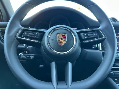 2025 Porsche Macan Macan