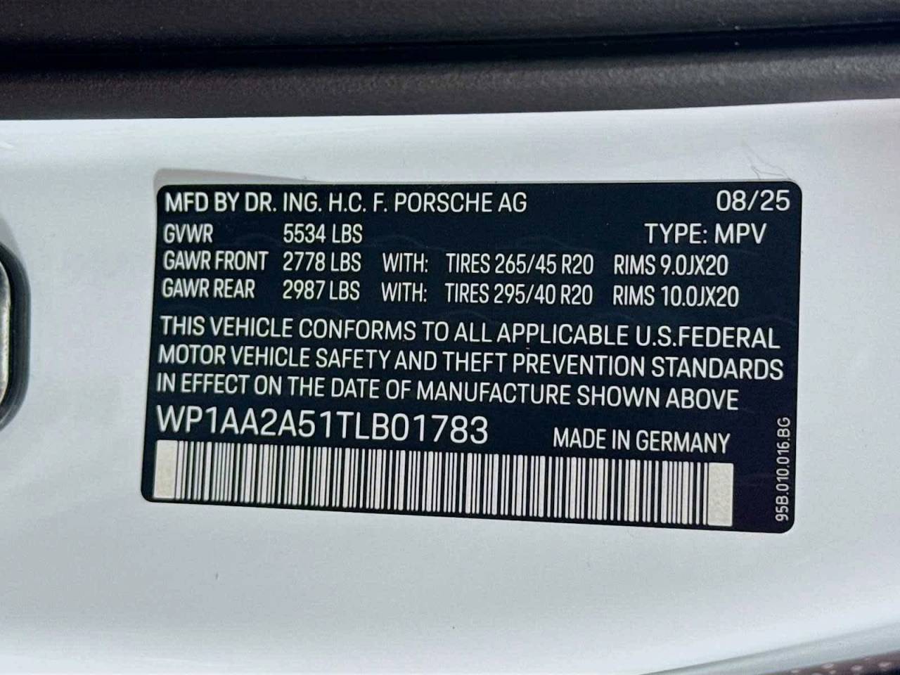 2026 Porsche Macan AWD