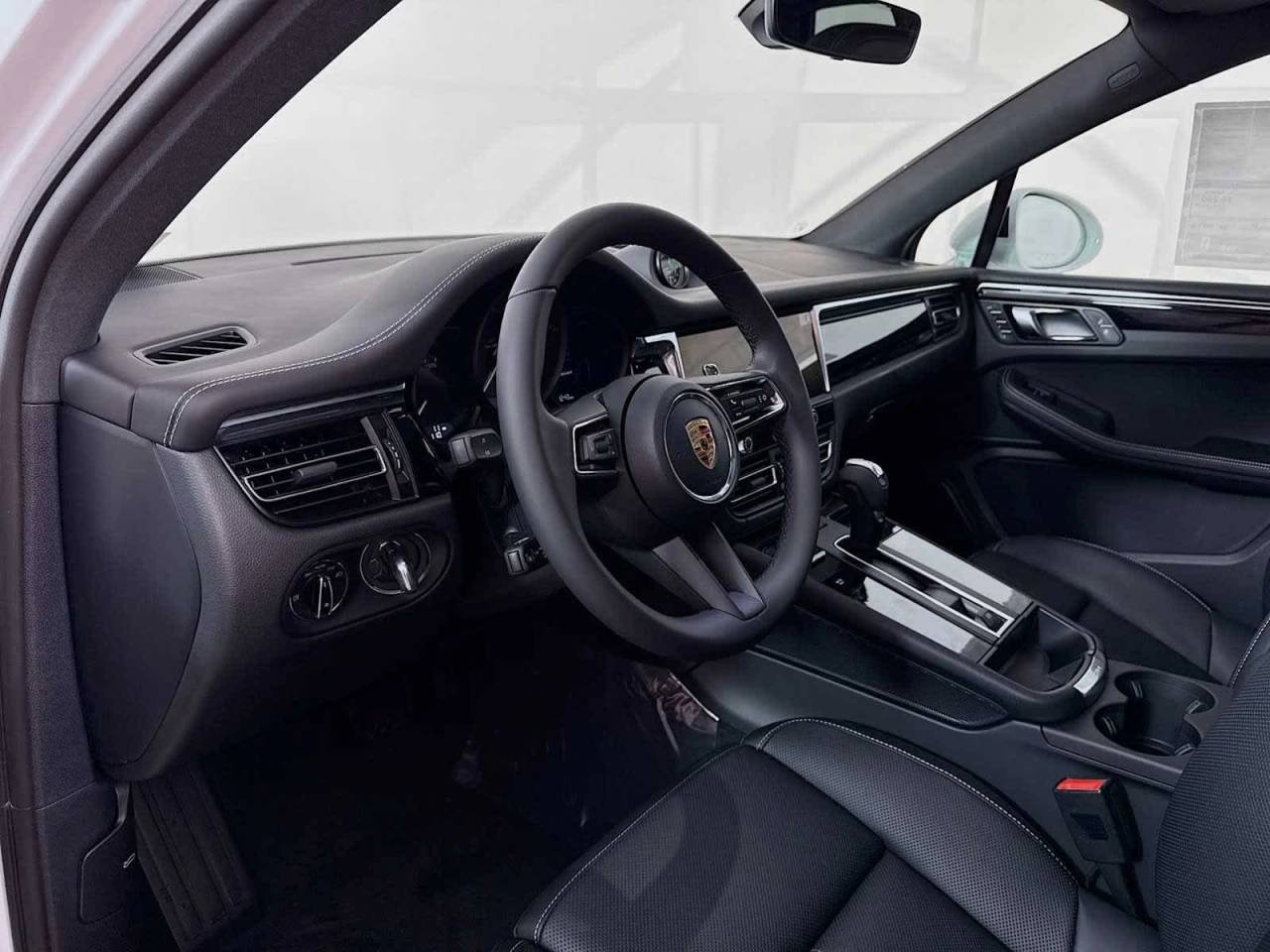 2026 Porsche Macan AWD