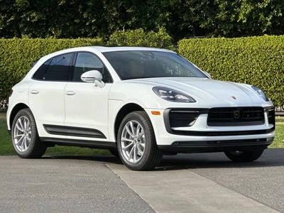 2026 Porsche Macan AWD