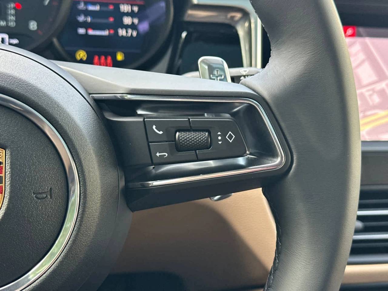 2026 Porsche Macan AWD