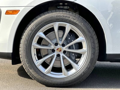 2026 Porsche Macan AWD