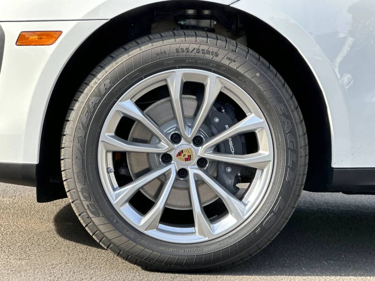 2026 Porsche Macan AWD