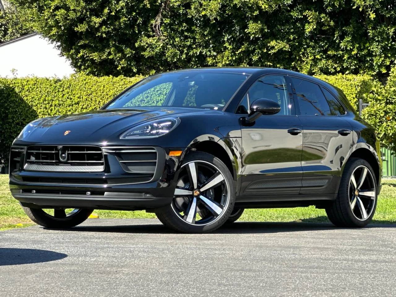 2026 Porsche Macan AWD