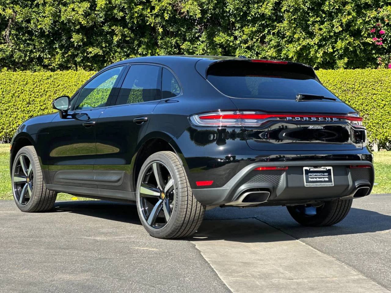 2026 Porsche Macan AWD