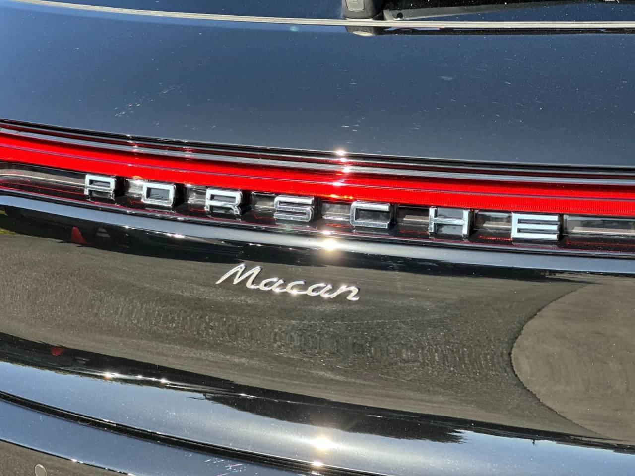 2026 Porsche Macan AWD