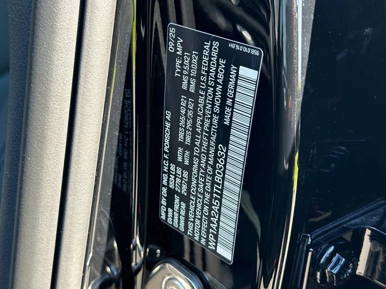 2026 Porsche Macan AWD