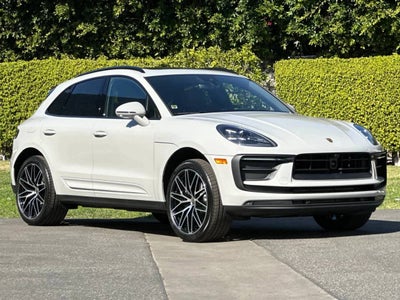 2026 Porsche Macan AWD