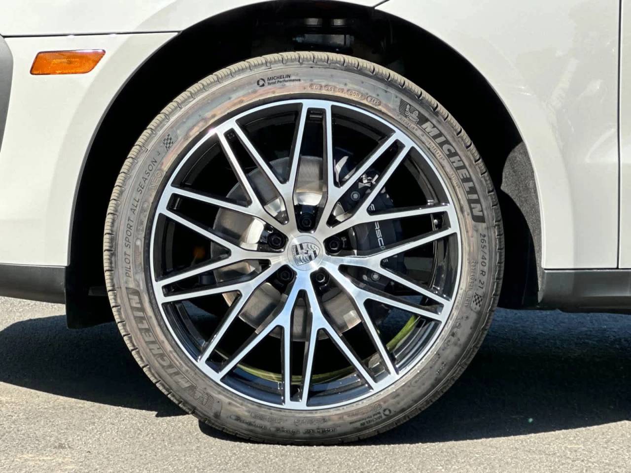 2026 Porsche Macan AWD