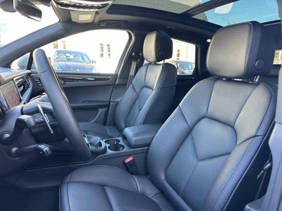 2026 Porsche Macan AWD