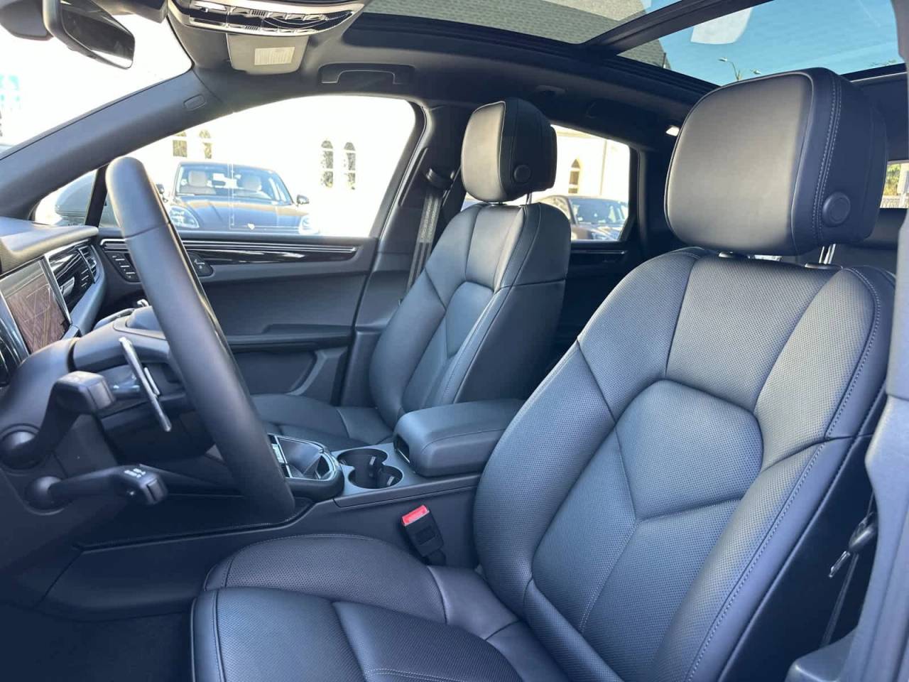 2026 Porsche Macan AWD