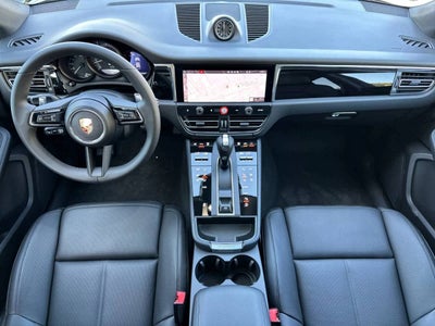 2026 Porsche Macan AWD