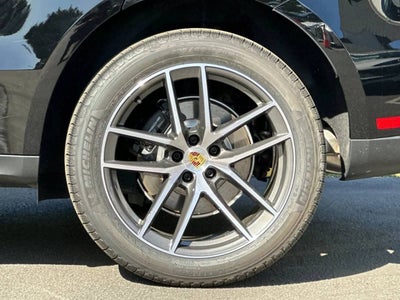 2026 Porsche Macan AWD