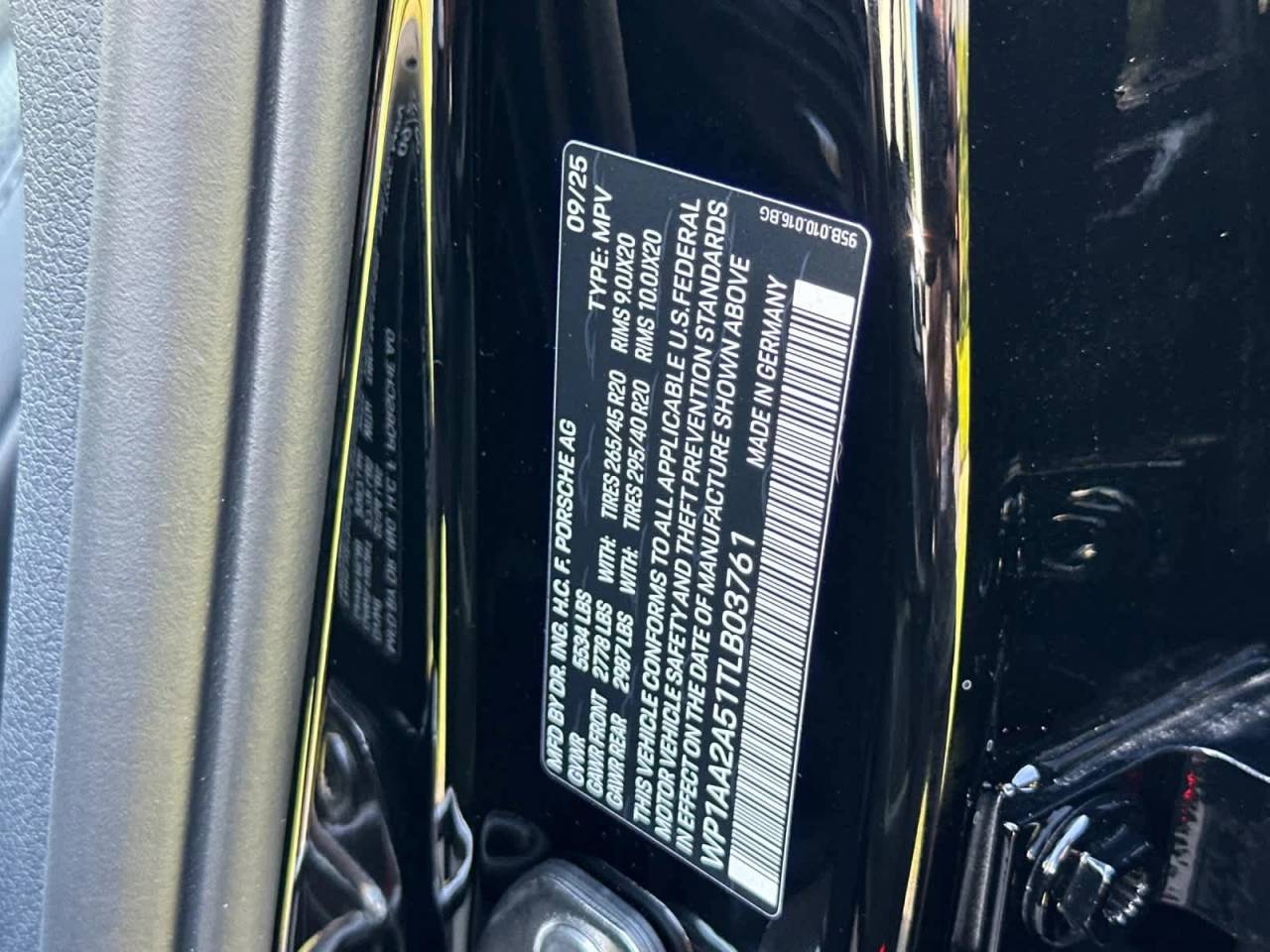 2026 Porsche Macan AWD