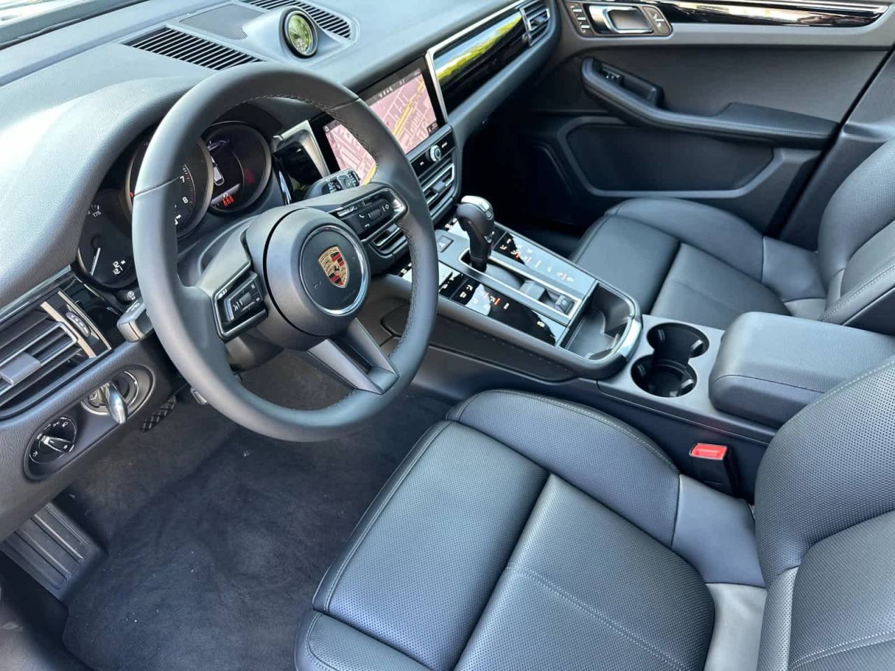 2026 Porsche Macan AWD