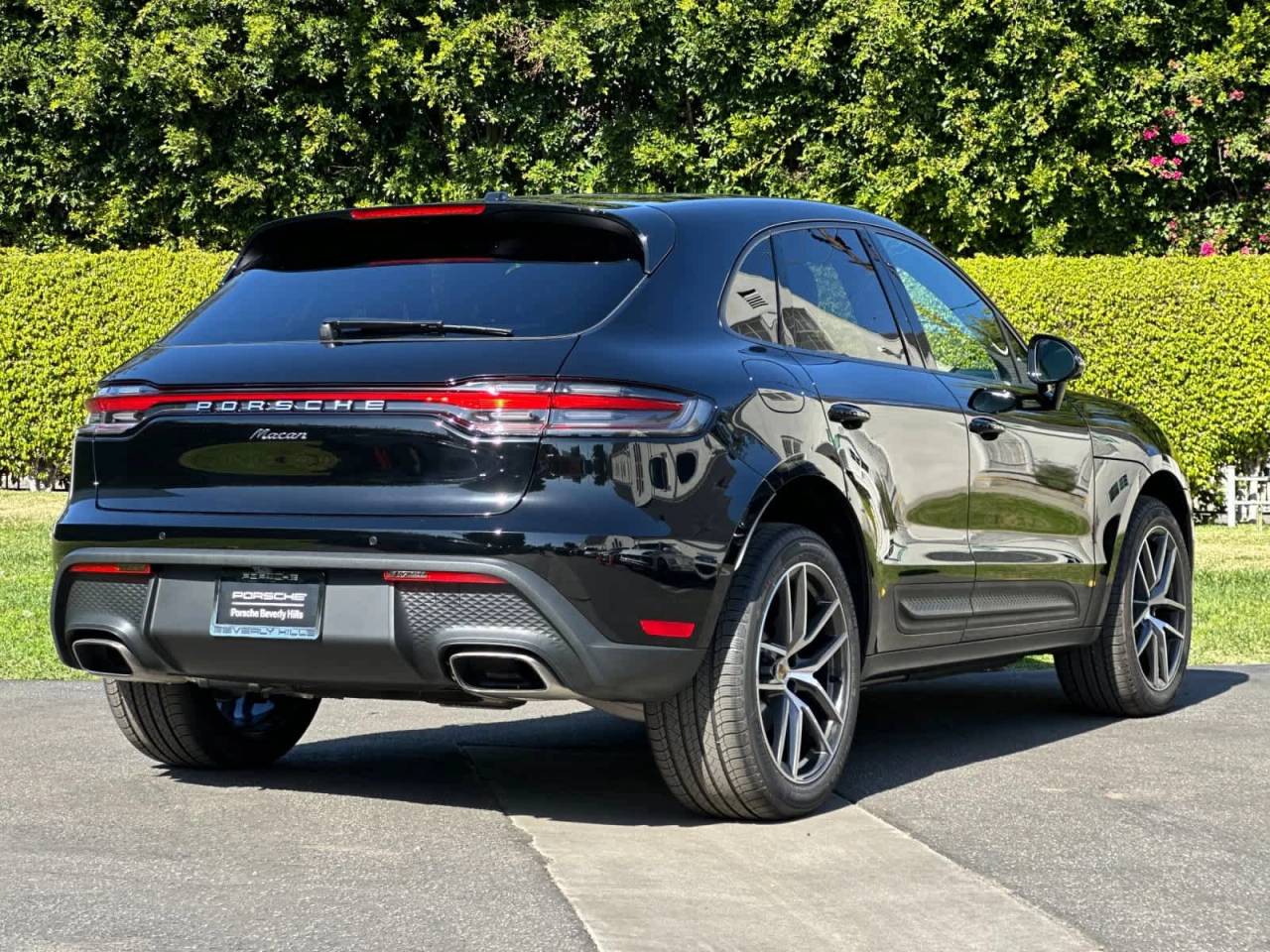 2026 Porsche Macan AWD