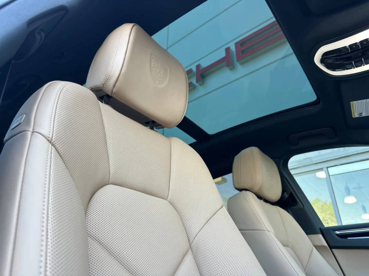 2026 Porsche Macan Base