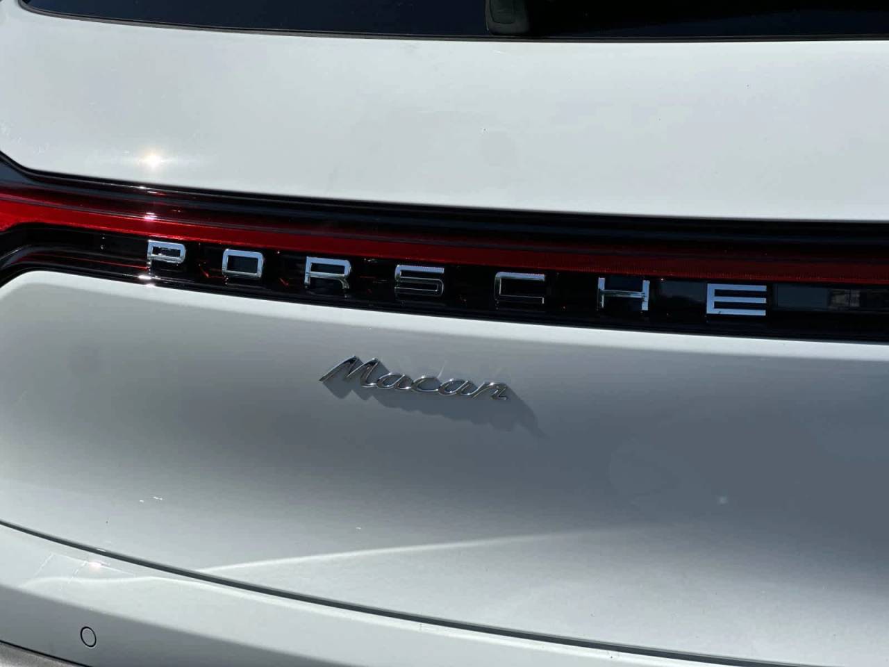 2026 Porsche Macan Base