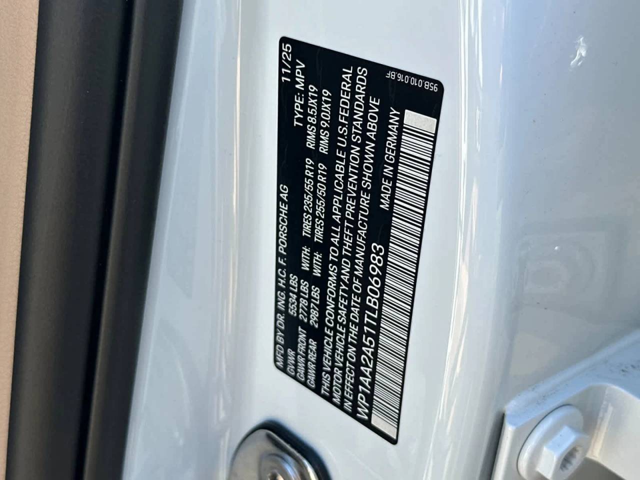 2026 Porsche Macan Base