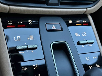 2026 Porsche Macan Base