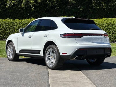 2026 Porsche Macan Base