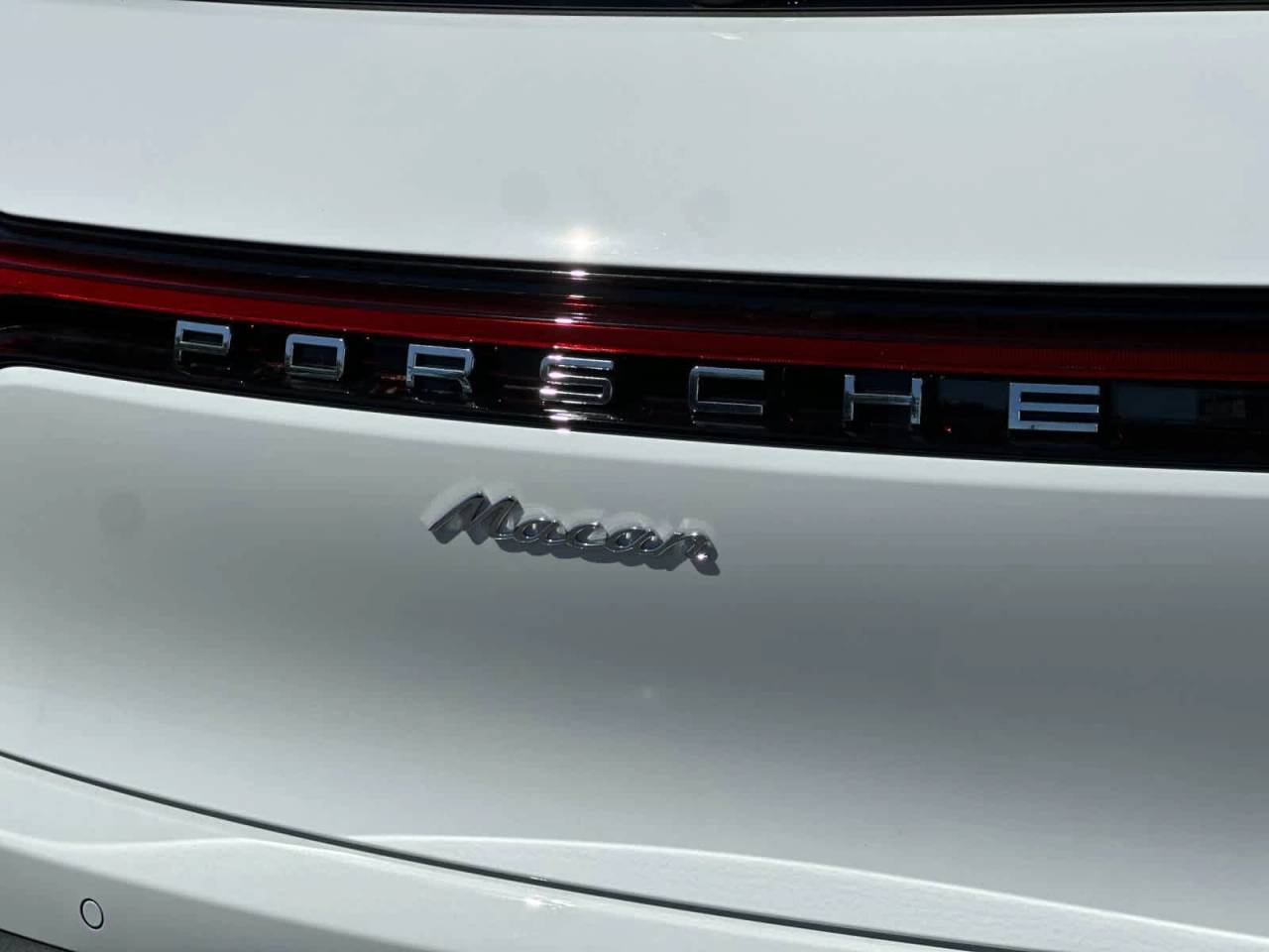 2026 Porsche Macan Base